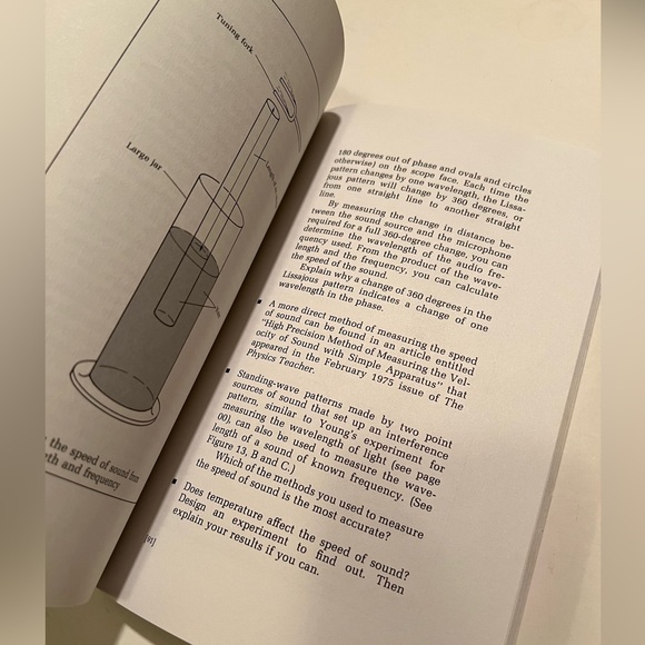 NWT MORE IDEAS FOR SCIENCE PROJECTS BOOK. - Picture 5 of 7